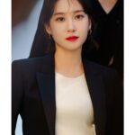 Park Eun-bin Instagram - 영화 #마녀2 가 오늘 6월 15일 개봉합니다❤️‍🔥 #경희 잘 부탁드려요🥰 극장으로🍿 같이 가자, 나랑‼️