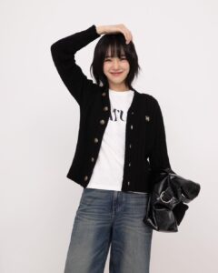 Park Gyu-young Instagram - 토요일을 선물하세요🎁 @satur_official @satur_woman