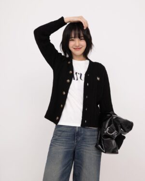Park Gyu-young Instagram - 토요일을 선물하세요🎁 @satur_official @satur_woman
