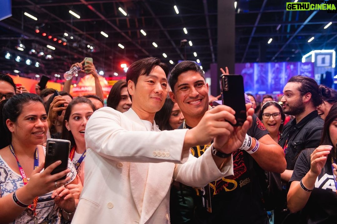 Park Hae-soo Instagram - 🤳 @netflixkr @netflixbrasil @ccxpoficial