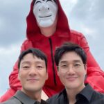 Park Hae-soo Instagram - with 교수 @jt_db #종이의집_공동경제구역 #MoneyHeistKorea_JointEconomicArea @netflixkr #넷플릭스