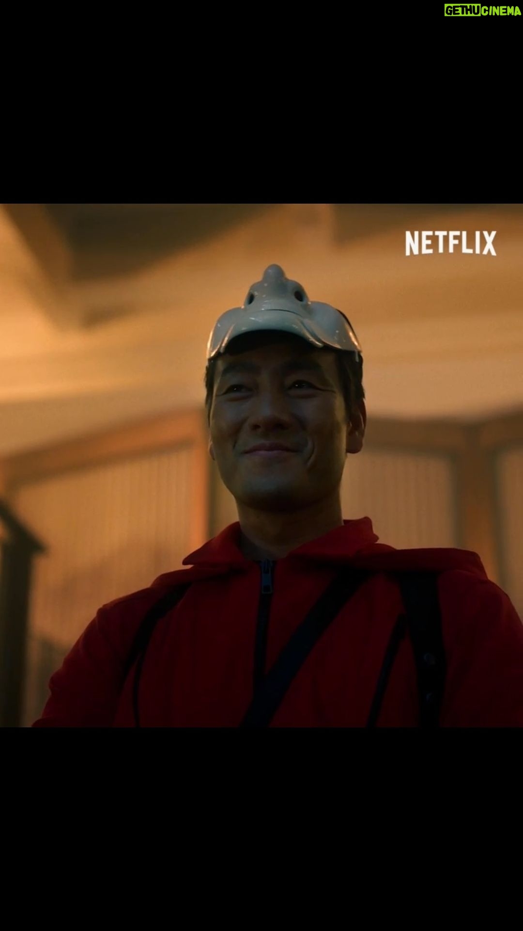 Park Hae-soo Instagram - 6월 24일👍 #종이의집_공동경제구역 #MoneyHeistKorea_JointEconomicArea #베를린 #BERLIN @netflixkr #넷플릭스