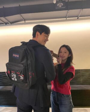 Park Hae-soo Instagram - .
온조야 ○△□ ?
@03_hu

#지금우리학교는 #allofusaredead #오징어게임 #squidgame #netflixkr @netflixkr