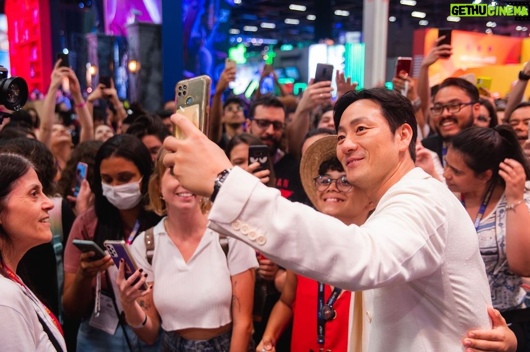 Park Hae-soo Instagram - 🤳 @netflixkr @netflixbrasil @ccxpoficial