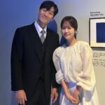 Park Hae-soo Instagram - . 저와 한지민 배우가 내레이터로 참여한 ‘고래와 나’는 지구에서 가장 크고 가장 오래 살며 가장 긴 거리를 이동하는 포유류지만, 여전히 미지의 동물인 고래의 은밀한 세상을 담은 다큐멘터리입니다. ‘고래와 나’가 18일 오후 11시 5분 1부 ‘머나먼 신비’로 방송될 예정이니 많은 관심 부탁드립니다. 🐳 1부 머나먼 신비 🐳 2부 고래의 노래를 들어라 🐳 3부 거대한 SOS 🐳 4부 고래가 당신에게