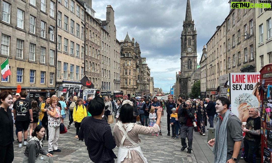 Park Hae-soo Instagram - @haddangse #edinburgh 하땅세, 그때 변홍례 #atthattimebyeonhongrye Edinburgh Scotland