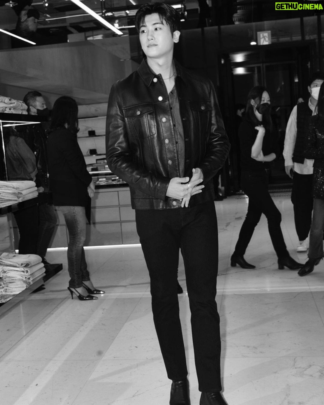 Park Hyung-sik - 2.2 Million Likes - ❤️ @ysl