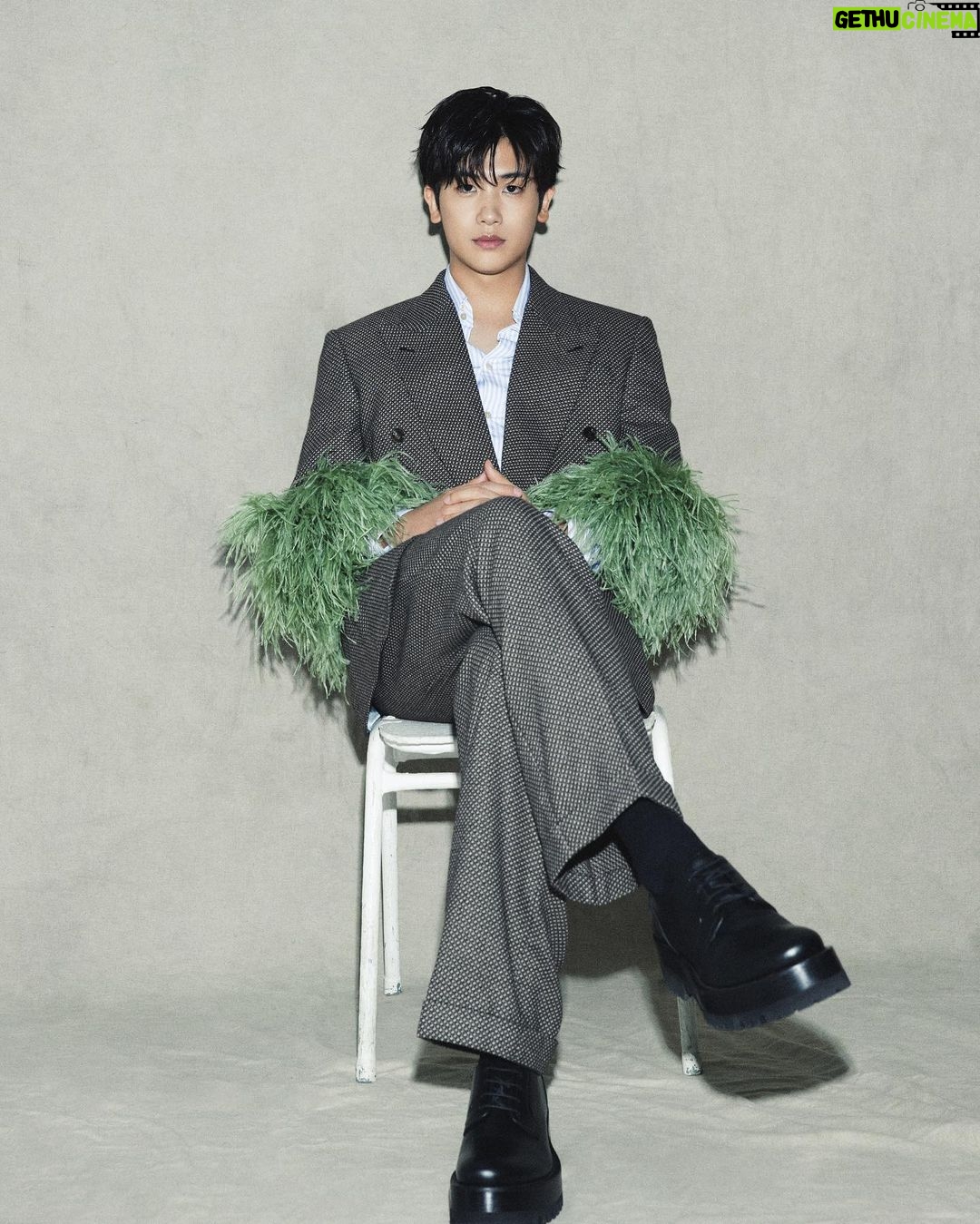 Park Hyung-sik - 2.1 Million Likes - @gucci @alessandro_michele
#GucciLoveParade