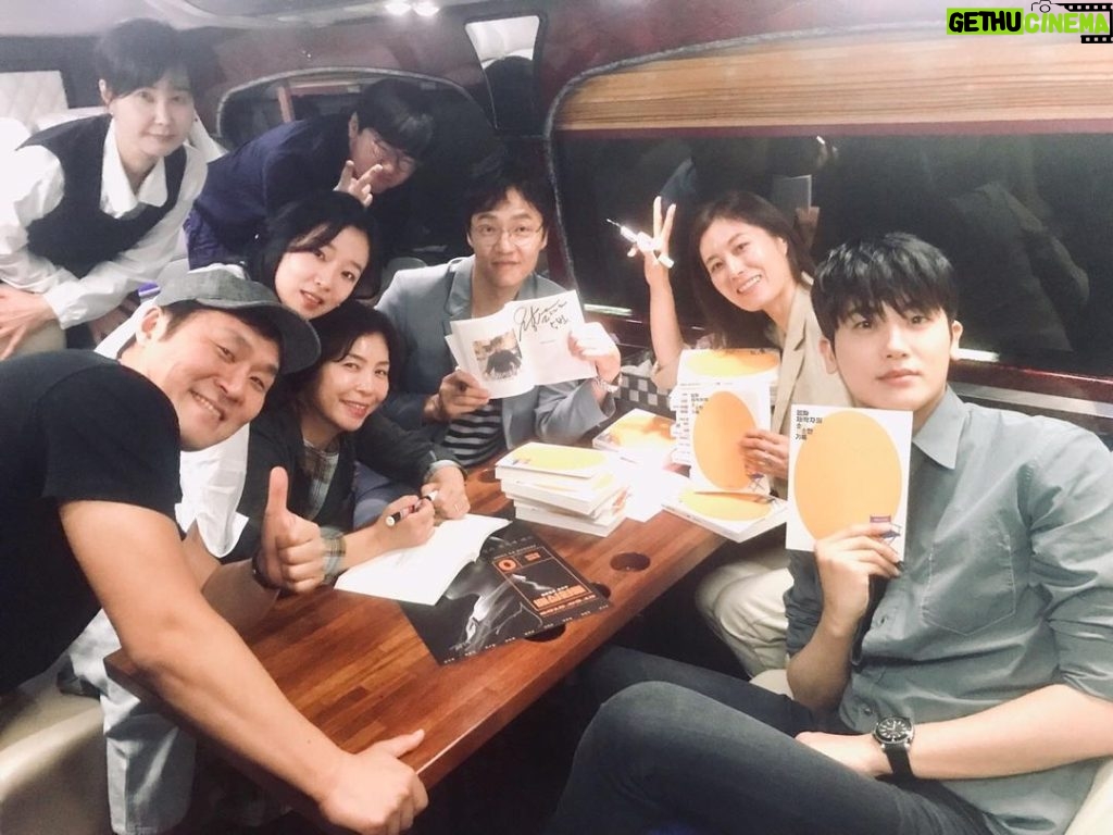 Park Hyung-sik Instagram - 5월은 배심원들👍🏻 #배심원들 #무대인사 #부산 #포에버