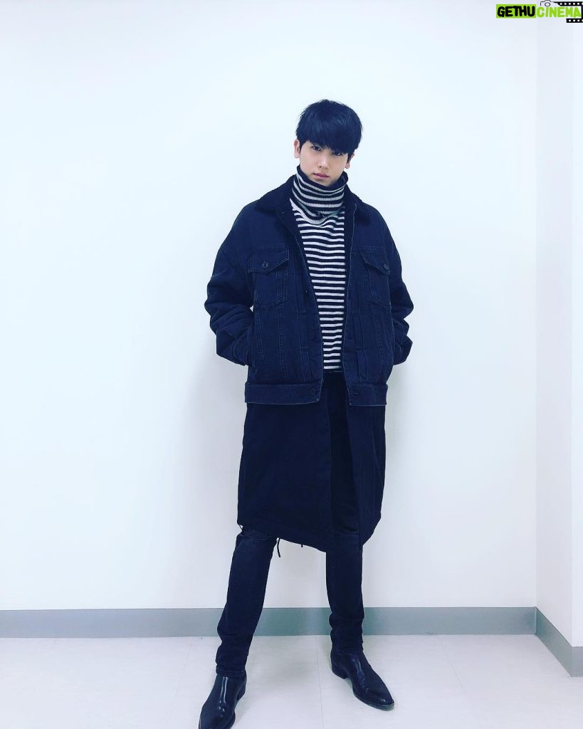 Park Hyung-sik Instagram - 날씨 넘나 추운거. 감기 조심합시다💙