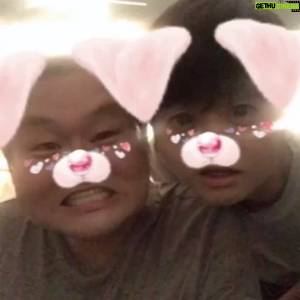 Park Hyung-sik Instagram - 배심원들은 쉬는시간에 이러고 놀아요.