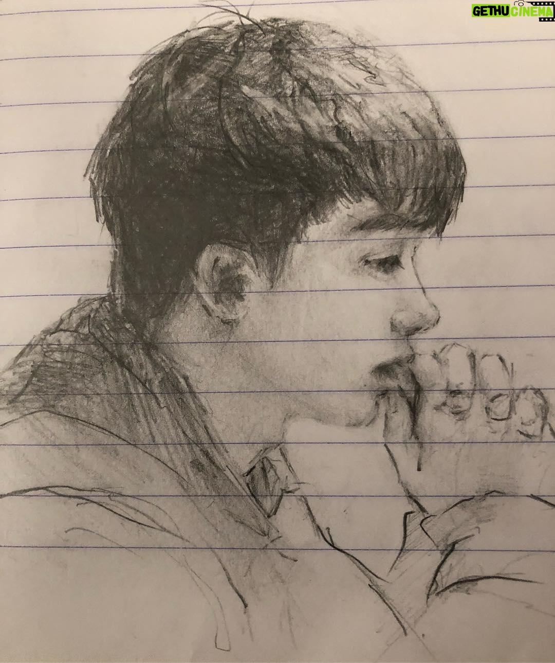 Park Hyung-sik Instagram - 남우. 고민많은 나무. 🌳
