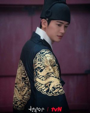 Park Hyung-sik Instagram - 오늘도 8시 50분 TVN 청춘월담🙏🏻
