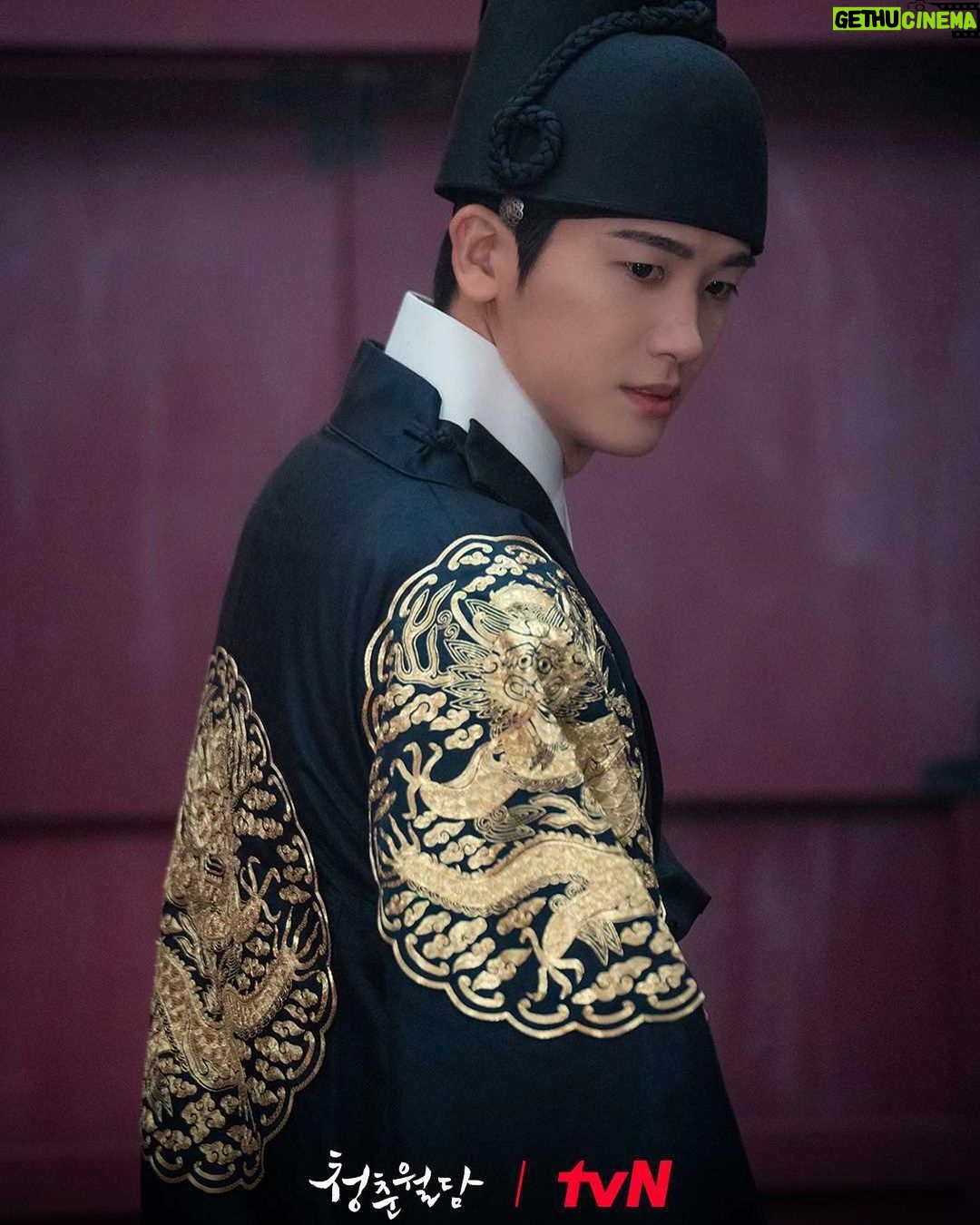 Park Hyung-sik - 1.7 Million Likes - 오늘도 8시 50분 TVN 청춘월담🙏🏻