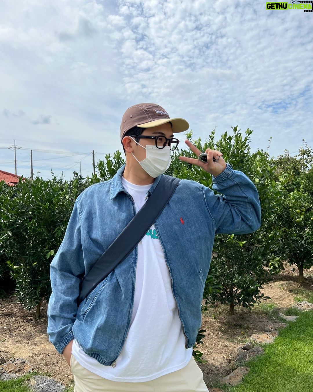 Park Hyung-sik - 1.6 Million Likes - 🌤🍊🌴