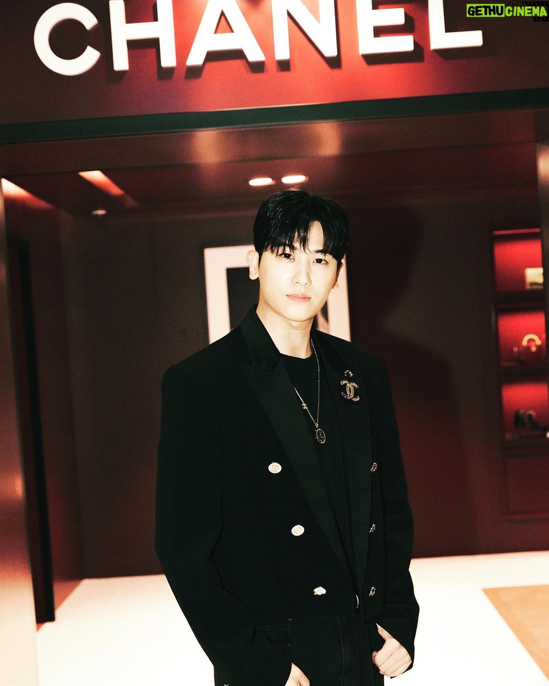 Park Hyung-sik - 1.9 Million Likes - #샤넬인제주 #CHANELinJeju