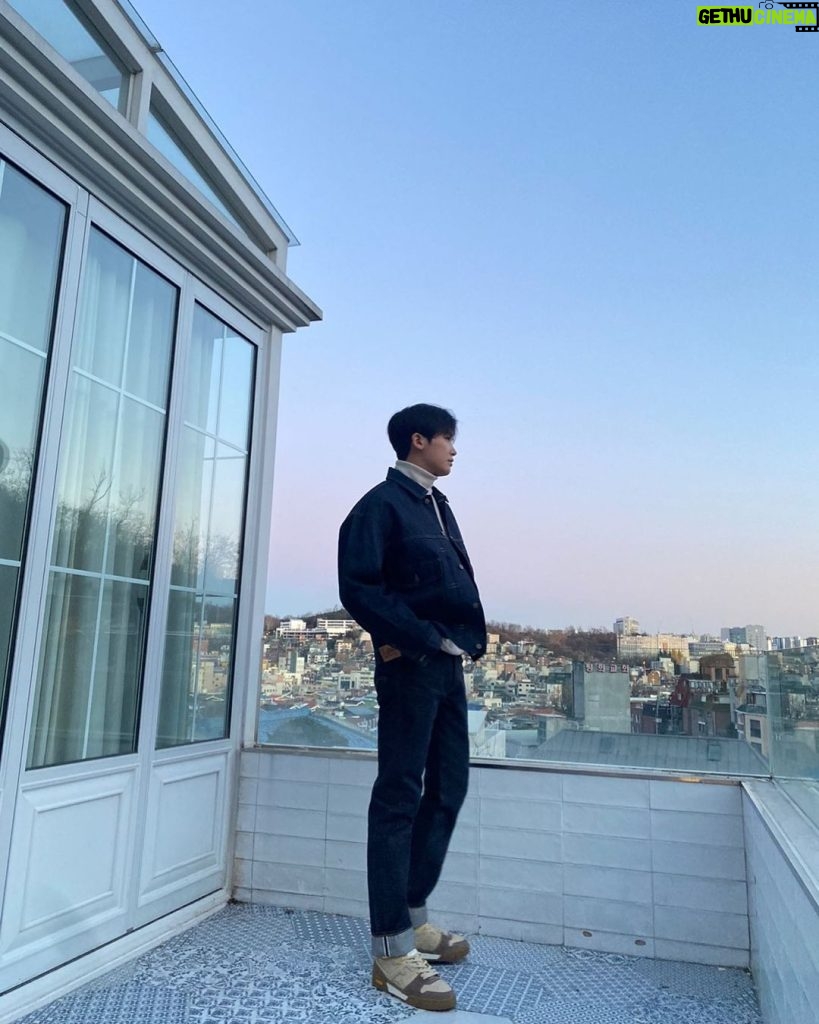 Park Hyung-sik Instagram - 🌆