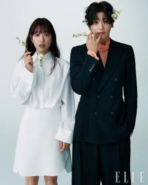 Park Hyung-sik Instagram - 설 연휴에도 닥터슬럼프와 함께👨‍⚕️🧑‍⚕️