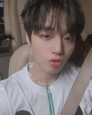 Park Ji-hoon Instagram - may 고마워요❤️