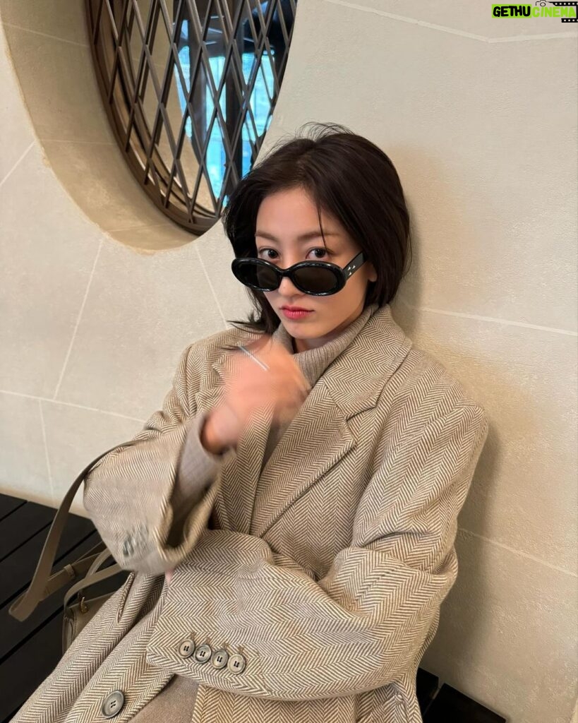 Park Ji-hyo Instagram - 또 가고싶다 파리