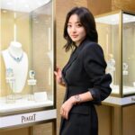 Park Ji-hyo Instagram - #광고 대담하면서도 화려하고 우아한 품격을 지닌 여성 주얼리 워치의 대명사 라임라이트 갈라 50주년 전시 #Piaget #LimelightGala #피아제 #피아제라임라이트갈라50주년