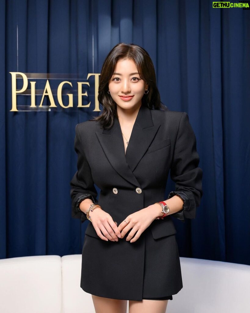 Park Ji-hyo Instagram - #광고 대담하면서도 화려하고 우아한 품격을 지닌 여성 주얼리 워치의 대명사 라임라이트 갈라 50주년 전시 #Piaget #LimelightGala #피아제 #피아제라임라이트갈라50주년