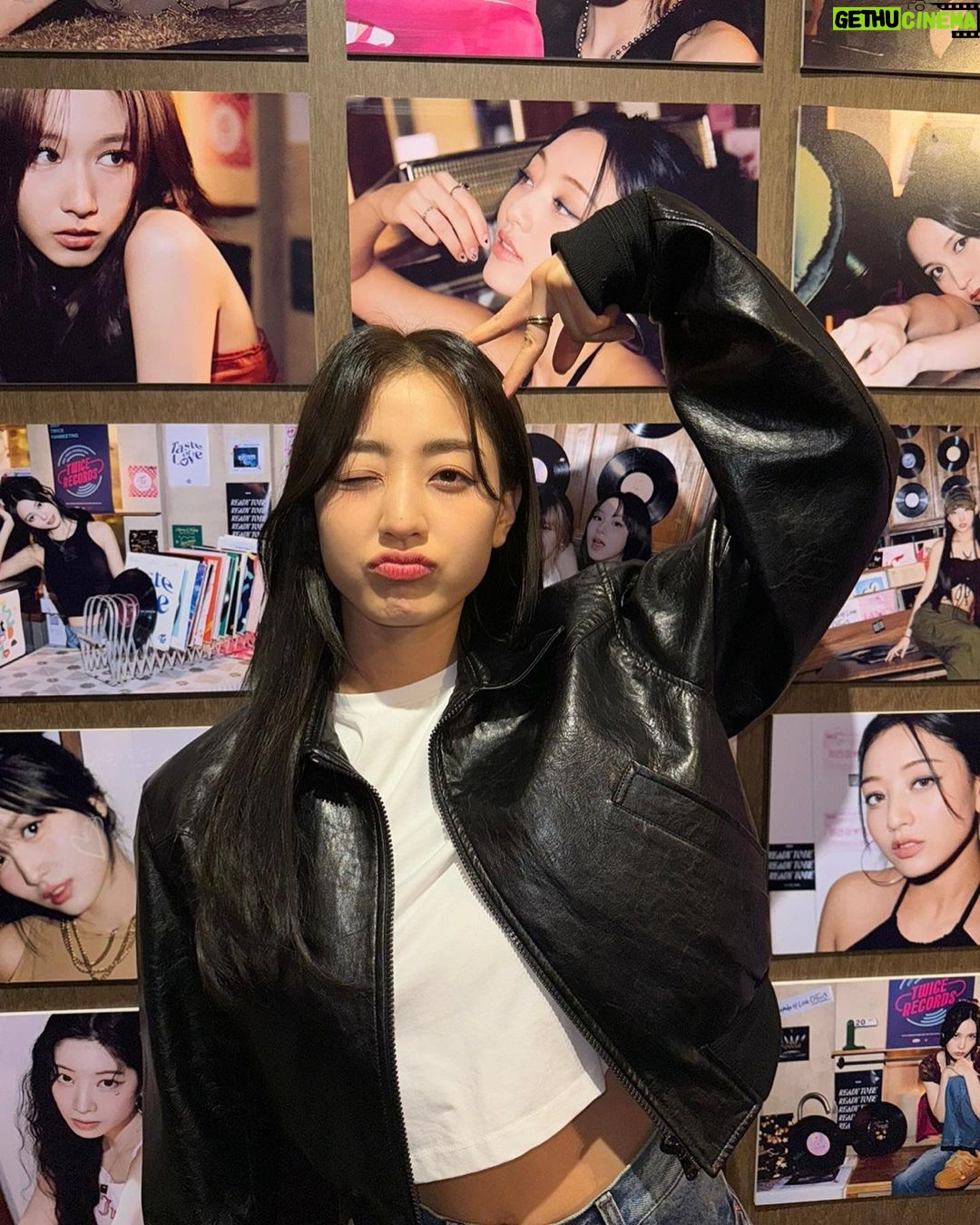 Park Ji-hyo Instagram - 8μ£Όλ
πμμ€κ³ λ§μμπ