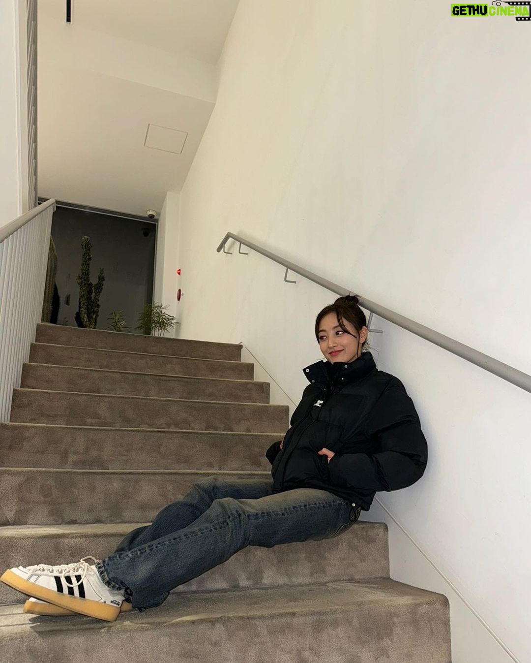 Park Ji-hyo Instagram - ⛄️#광고 #꾸레쥬 #courreges