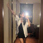 Park Ji-hyo Instagram - 아직 여름🩵