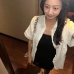 Park Ji-hyo Instagram - 아직 여름🩵