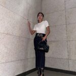 Park Ji-hyo Instagram - #광고 맥퀸씰백🩶 #AlexanderMcQueen #McQueenAW23 #McQueenSeal #알렉산더맥퀸