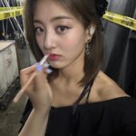 Park Ji-hyo Instagram - 🖤