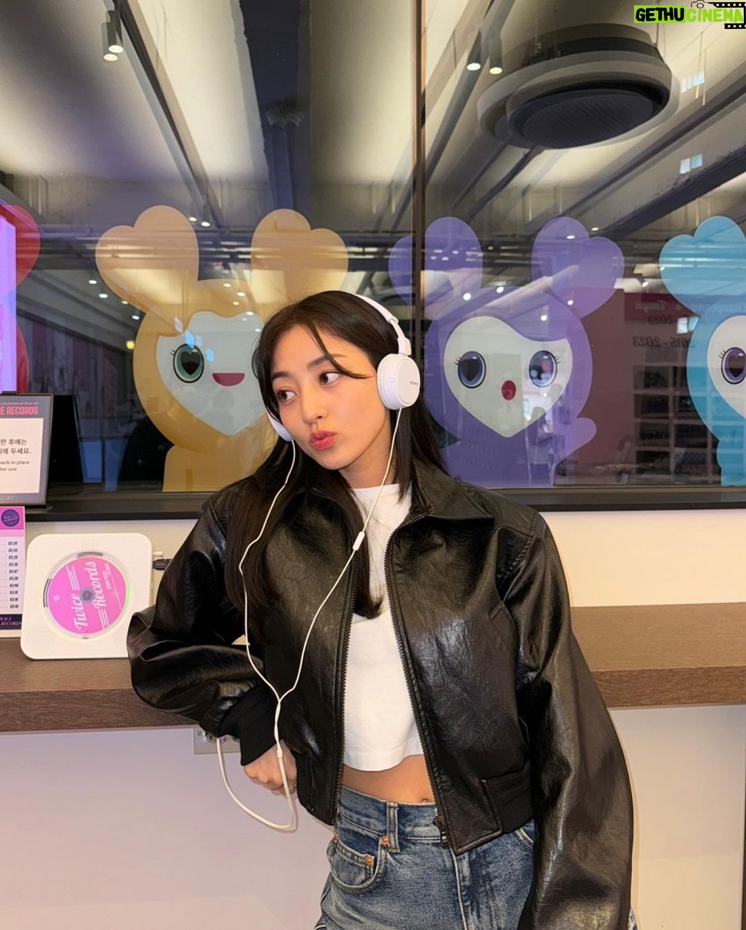 Park Ji-hyo Instagram - 8μ£Όλ
πμμ€κ³ λ§μμπ