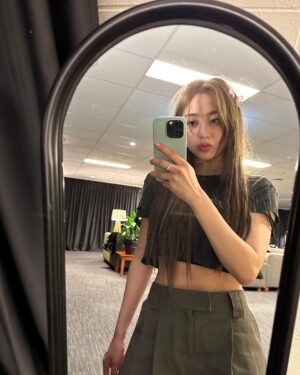 Park Ji-hyo Instagram - 💕