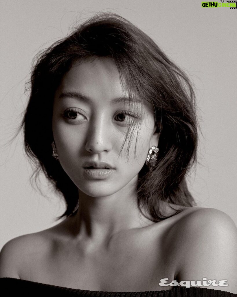 Park Ji-hyo Instagram - @esquire.korea