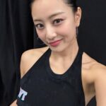 Park Ji-hyo Instagram - 끝🖤