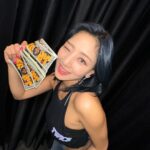 Park Ji-hyo Instagram - I want it , I got it 💵