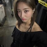 Park Ji-hyo Instagram - 🖤