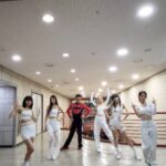 Park Jin-young Instagram - 챌린지 품앗이라는 걸 처음해봤어요 ㅋㅋ 완전 즐거웠어요 르세라핌 여러분♡ 제 ANTIFRAGILE도 기대해주세요!^^ 1st time for challenge-exchange LOL Had a blast with Le Sserafim♡ Please look out for my 'ANTIFRAGILE'! #JYPark #박진영 #LE_SSERAFIM #르세라핌 #GrooveBack