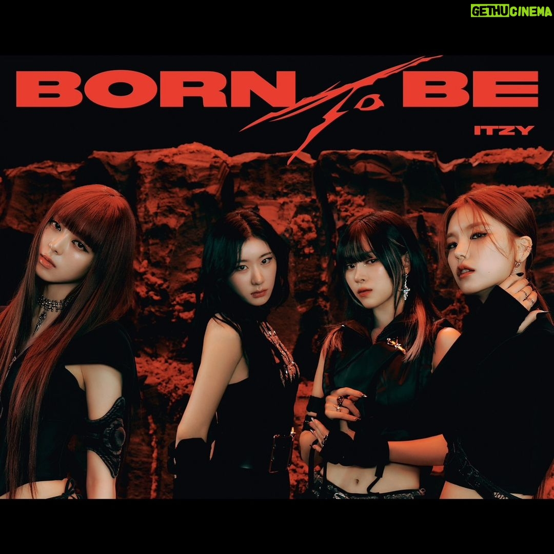 Park Jin-young Instagram - #ITZY #MIDZY #ITZY_UNTOUCHABLE 사랑할 수 밖에 없는 아이들... 예쁜 마음가짐과 성실한 태도, 거기에 타고난 끼와 재능까지... 난 항상 너희가 자랑스러워! 우리 Itzy 올 해 더 빛나는 한 해가 될거야!♡ Cannot but love these girls... Kind and humble heart with undeniable extraordinary talent... I'm always so proud of you! I believe this will be an amazing year for you!♡