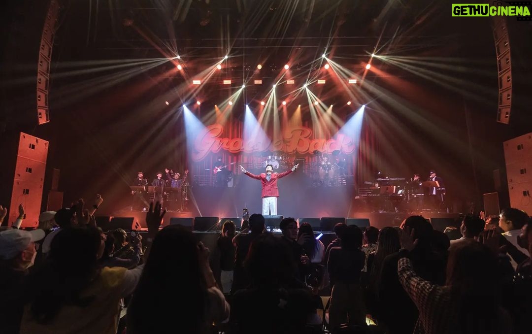 Park Jin-young Instagram - #GrooveBackTourLA #GrooveBackTourNY #JYPark 투어 마지막 공연을 잊지 못할 뜨거운 공연으로 만들어주신 LA 팬분들 정말 감사드려요. 뉴욕 공연어 오신 분들도 마찬가지구요. 다음 공연에서 다시 만나요!♡ LA, thank you for making the final show of the tour an unforgettable one. NY, you guys were amazing also. See you in the next one!