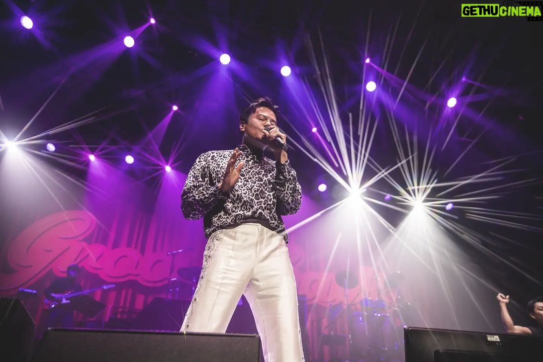 Park Jin-young Instagram - #GrooveBackTourLA #GrooveBackTourNY #JYPark 투어 마지막 공연을 잊지 못할 뜨거운 공연으로 만들어주신 LA 팬분들 정말 감사드려요. 뉴욕 공연어 오신 분들도 마찬가지구요. 다음 공연에서 다시 만나요!♡ LA, thank you for making the final show of the tour an unforgettable one. NY, you guys were amazing also. See you in the next one!