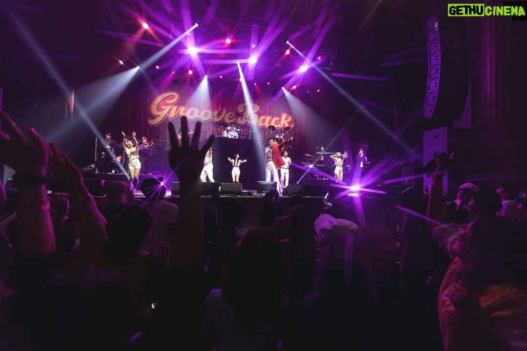 Park Jin-young Instagram - #GrooveBackTourLA #GrooveBackTourNY #JYPark 투어 마지막 공연을 잊지 못할 뜨거운 공연으로 만들어주신 LA 팬분들 정말 감사드려요. 뉴욕 공연어 오신 분들도 마찬가지구요. 다음 공연에서 다시 만나요!♡ LA, thank you for making the final show of the tour an unforgettable one. NY, you guys were amazing also. See you in the next one!