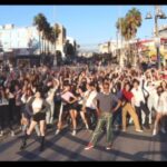 Park Jin-young Instagram - #GrooveBackChallenge_LA #JYPark #Itzy #Gotoe #고퇴경 #GrooveBack #그루브백 #박진영 LA fans and Itzy and Midzy, Thank you for helping me get that 'Groove Back'!♡