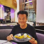 Park Jin-young Instagram - Yes mango sticky rice!! Bangkok are you ready to dance with me? See you tomorrow at the Bangkok city hall square at 2pm! #GrooveBack_Bangkok #GrooveBackChallenge #그루브백챌린지 #박진영_방콕 #Gotoe #고퇴경 #GrooveBack #카우니여우마무엉 #ข้าวเหนียวมะม่วง
