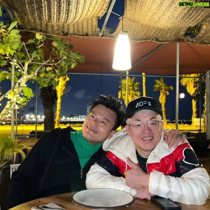 Park Jin-young Instagram - #Spain #Barcelona #Calella #SingForGold #GrooveBackChallenge #김형석 #한가인 #리아킴 #이무진 Falling in love with Spain... See you on the 16th in Plaça del Mar!