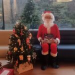 Park Jin-young Instagram - #SantaJYP #JYPark #박진영 #JYPapi #MerryChrisrmas #HappyNewYear 아이들이 유치원에 가니 아빠랑 같이 해야하는 과제들이 있네요 ㅜㅜ 암튼 여러분 따뜻하고 행복한 연말 보내시길 바래요. 올 한 해 힘든 일 많으셨을 거고 내년에도 많겠지만, 우리 잘 이겨냅시다! 제 Soulmate들 변함 없이 저에게 힘을 주셔서 정말 고맙고, 우리 아티스트 팬분들도 정말 감사드려요. 내년에는 여러분들 위해 더 열심히, 더 올바르게 노력할께요. 감사합니다!!♡ When your kids go to kindergarden, there are projects that your father has to participate TT Anyway hope you have warm and happy holidays. I'm sure there was a lot of hardships this year and will be next year but let's be resilient and overcome it! Thanks to my beautiful soulmates for giving the energy to go on and also the fans of our artists for the passionate support. I promise to strive to give a better version of me and our company next year. Thank you!!♡
