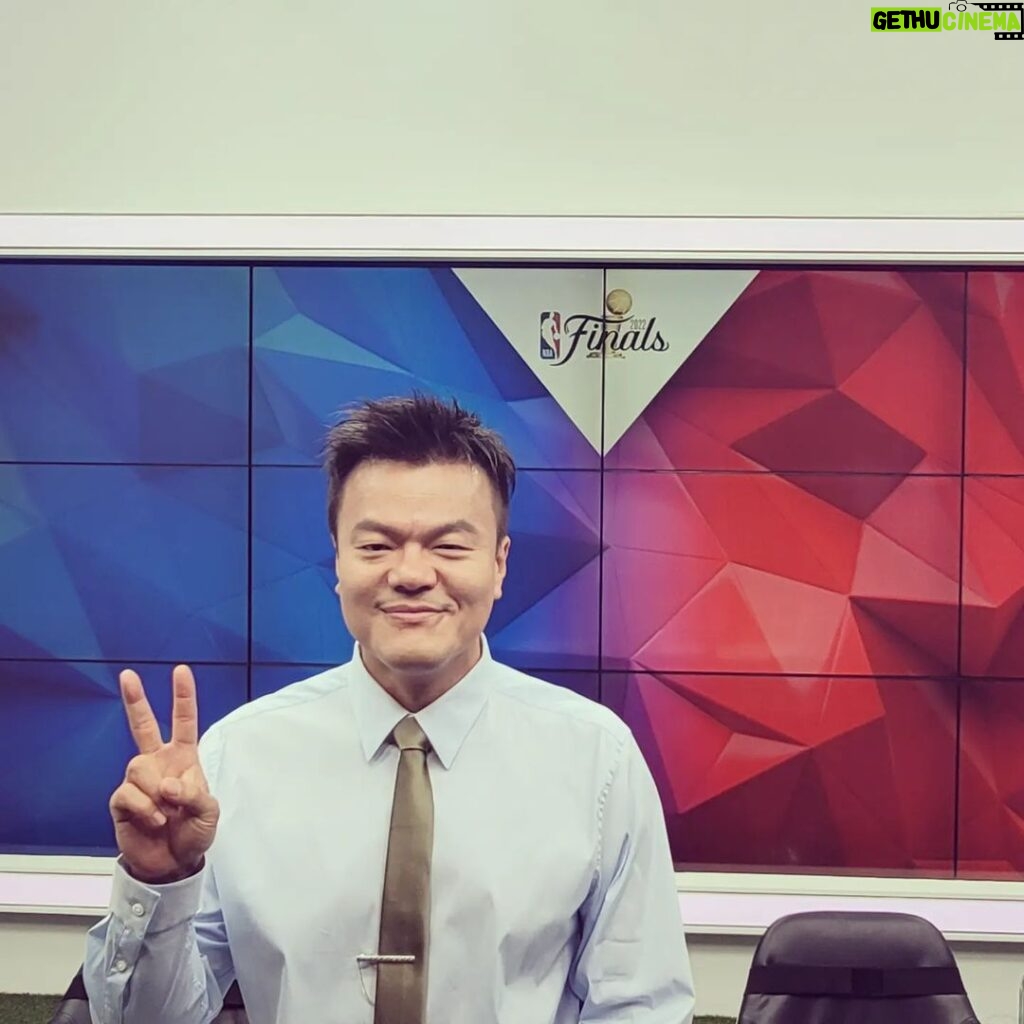 Park Jin-young Instagram - #NBA_JYP #NBAfinals2022 제가 안 나오면 NBA 시즌이 끝나지 않는 거 아시죠? 오전 10시 중계 시작합니다!! You know the NBA season doesn't end without me. Here we go from 10am!!
