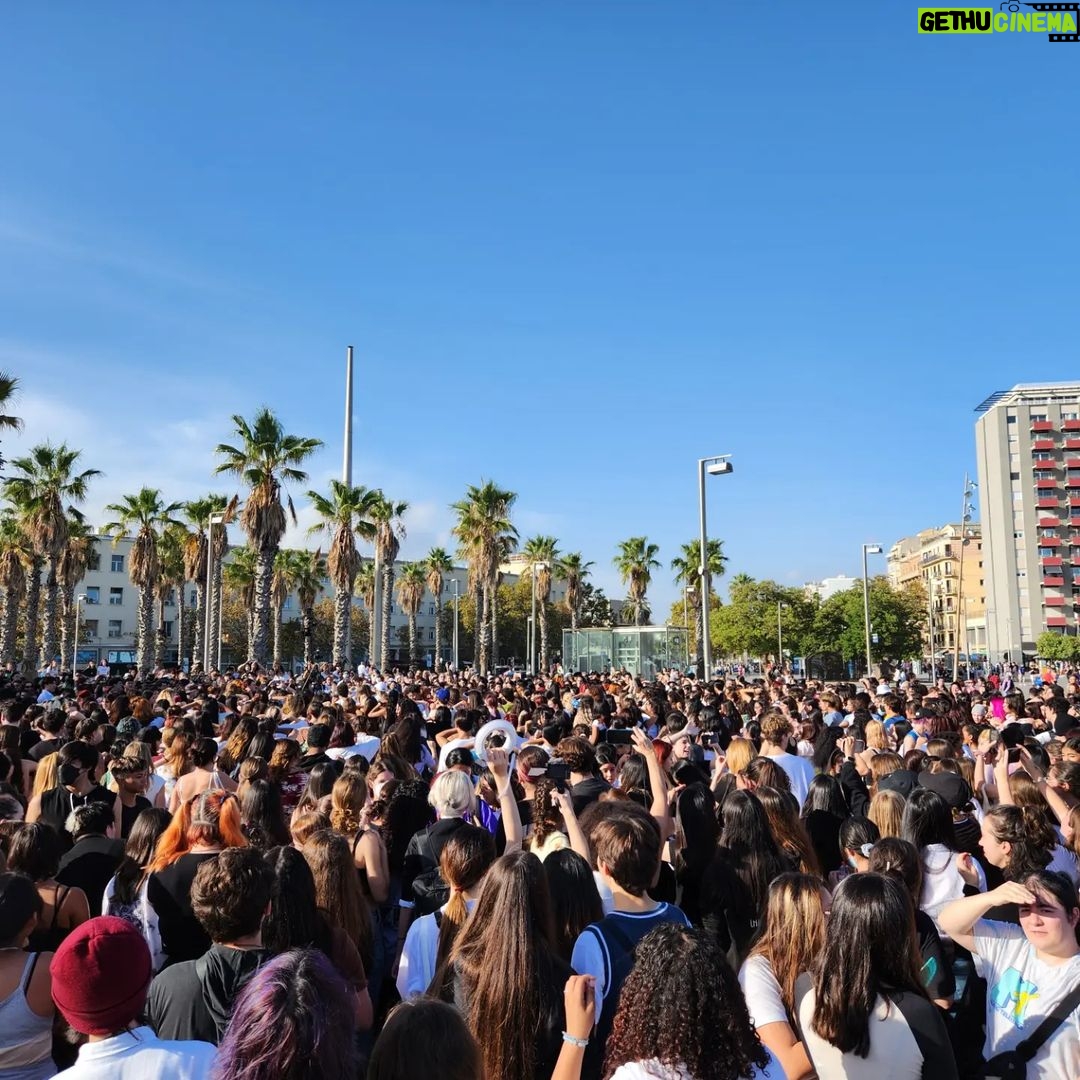 Park Jin-young Instagram - #GrooveBack_Barcelona #GrooveBackChallenge #그루브백챌린지 #박진영_스페인 #LiaKim #리아킴 #Gotoe #고퇴경 #GrooveBack Thank you Spain for your overwhelming love and support. Won't be able to forget it! Now Bangkok are you ready? See you on the 19th at the Giant swing 2pm!