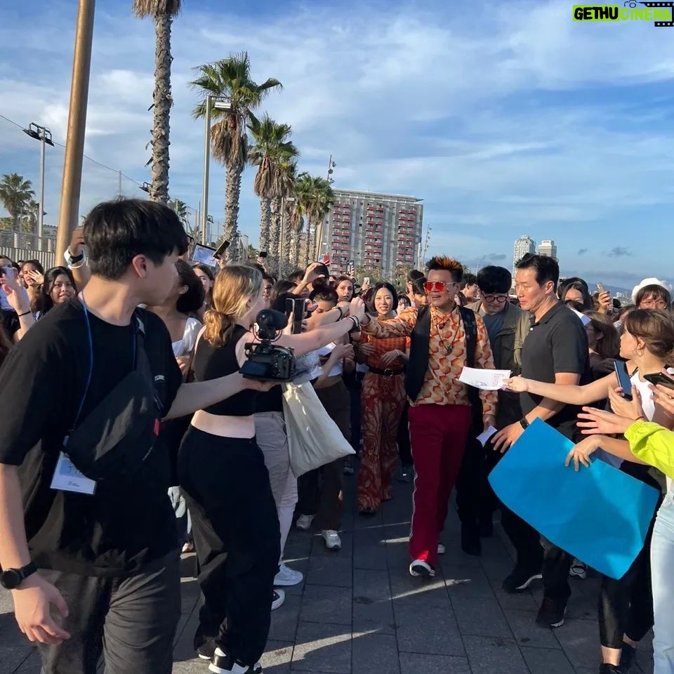 Park Jin-young Instagram - #GrooveBack_Barcelona #GrooveBackChallenge #그루브백챌린지 #박진영_스페인 #LiaKim #리아킴 #Gotoe #고퇴경 #GrooveBack Thank you Spain for your overwhelming love and support. Won't be able to forget it! Now Bangkok are you ready? See you on the 19th at the Giant swing 2pm!